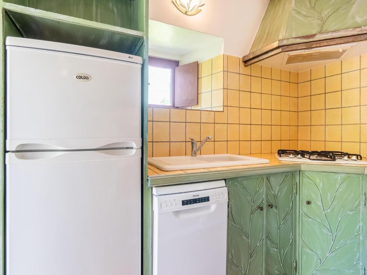 Classy Holiday Home In Les Vans With Pool Chambonas ภายนอก รูปภาพ