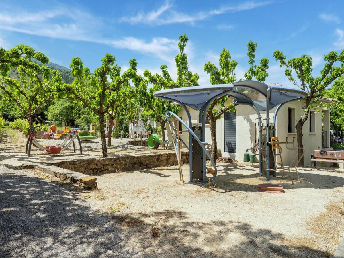 Classy Holiday Home In Les Vans With Pool Chambonas ภายนอก รูปภาพ
