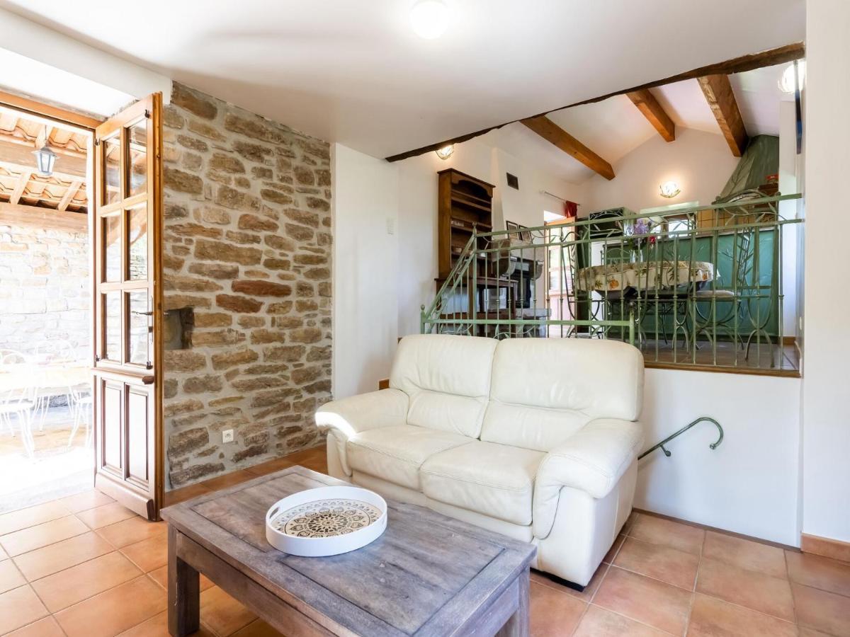 Classy Holiday Home In Les Vans With Pool Chambonas ภายนอก รูปภาพ